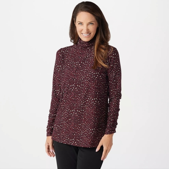 Susan Graver Grey Cheetah Print Top - Picture 5 of 8